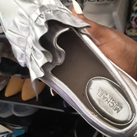 Michael Kors - Picture 2 of 2